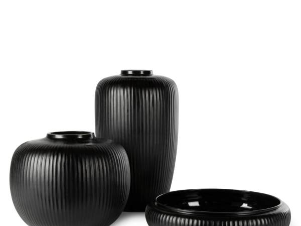 Pinara Vase Black