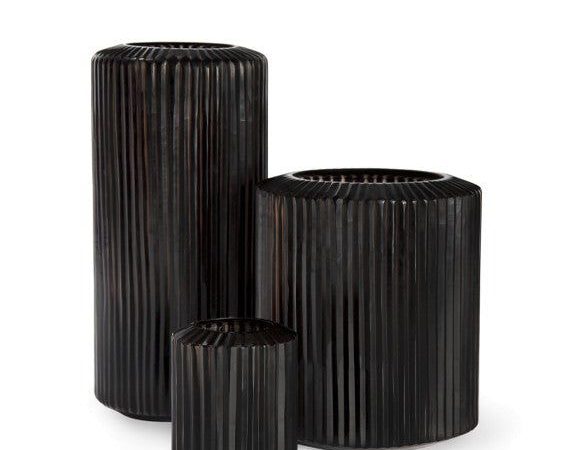 Omar Vase Black
