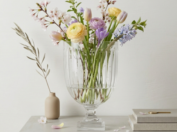 Trophy Vase 1135