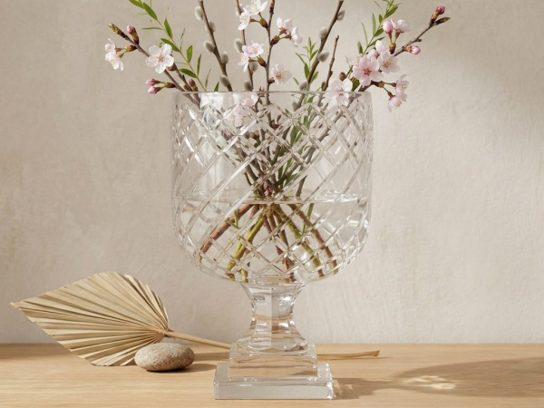 Trophy Vase 1146