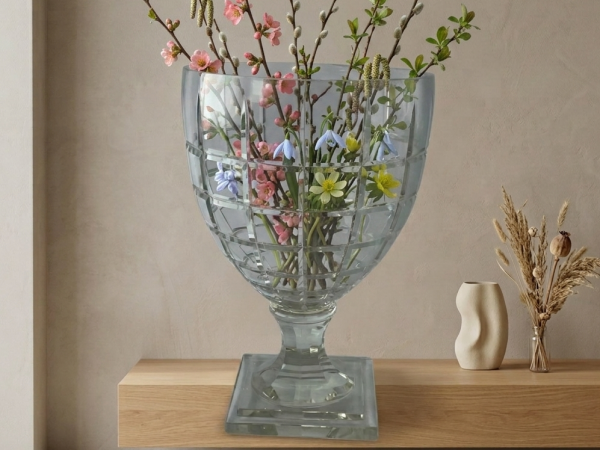 Trophy Vase 1147